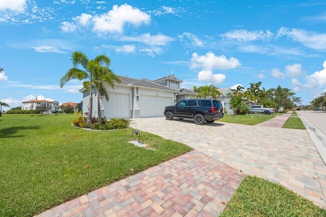5504 Title Row Dr in Bradenton, FL - Building Photo - Building Photo