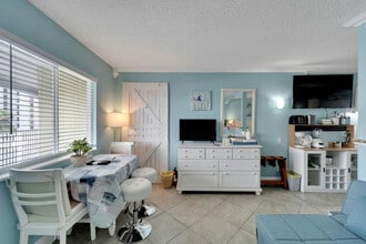445 S Gulfview Blvd in Clearwater, FL - Building Photo - Building Photo