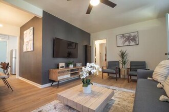 3356 W Imperial Hwy in Inglewood, CA - Building Photo - Building Photo