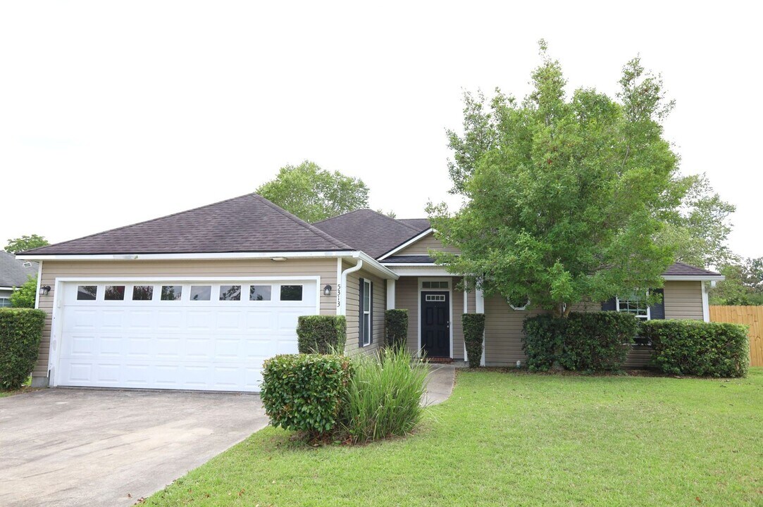 5313 Vine Dr in Valdosta, GA - Building Photo