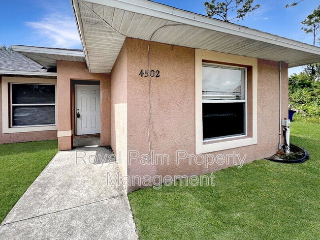 4502 30th St SW in Lehigh Acres, FL - Building Photo - Building Photo