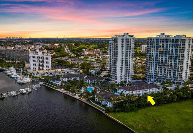 110 Water Clb Wy in North Palm Beach, FL - Foto de edificio - Building Photo