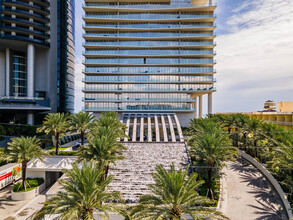 Turnberry Ocean Club Residence in Sunny Isles Beach, FL - Building Photo - Building Photo