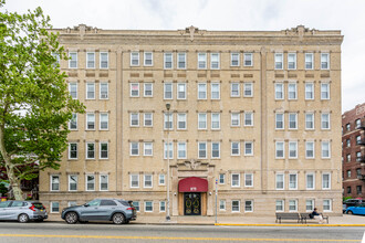 River Cliff Hall in Weehawken, NJ - Building Photo - Building Photo