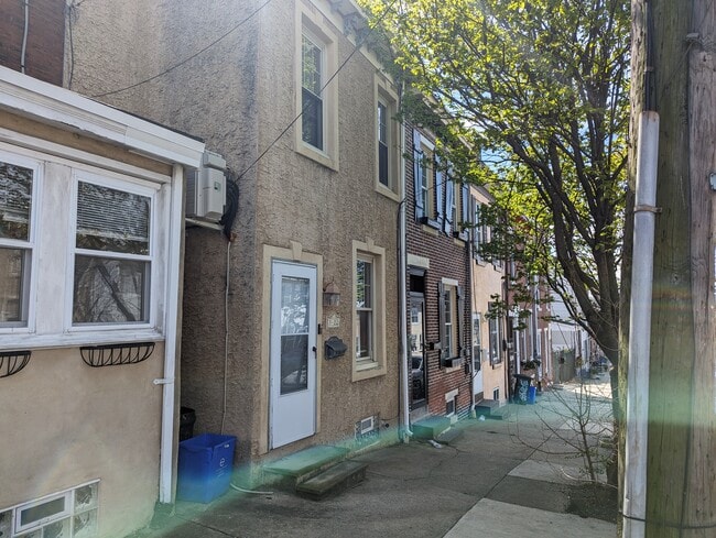 property at 3422 Crawford St