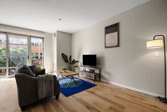 225 Portland Ave in Minneapolis, MN - Building Photo - Building Photo