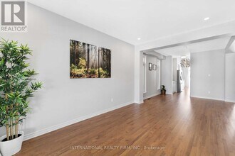 696 MOONFLOWER Crescent in Gloucester, ON - Building Photo - Building Photo