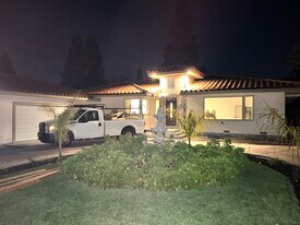 5209 Olive Dr, Unit B in Concord, CA - Building Photo