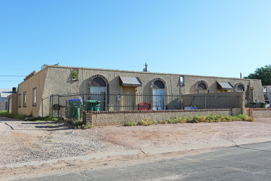 1548 E 26th Ave in Apache Junction, AZ - Building Photo