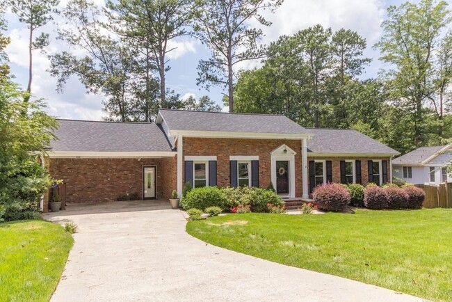 property at 2118 Allaire Ln NE