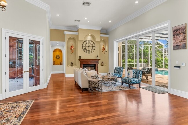 property at 601 S Barfield Dr