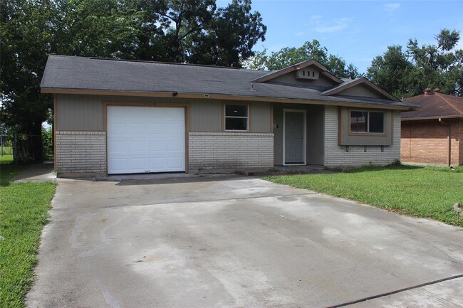 509 Westside Ct in Pasadena, TX - Foto de edificio - Building Photo
