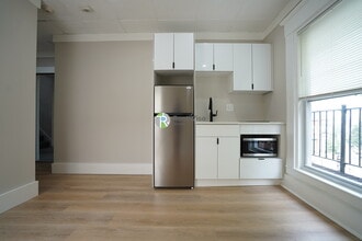 142 Dorchester St in Boston, MA - Building Photo - Building Photo