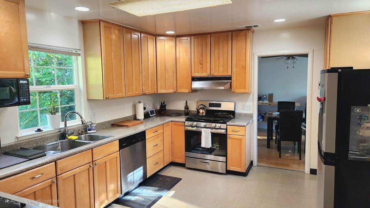 155 Vía Del Sol in Walnut Creek, CA - Building Photo