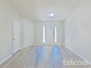 2177 Red Oak Cir in Union City, GA - Building Photo - Building Photo