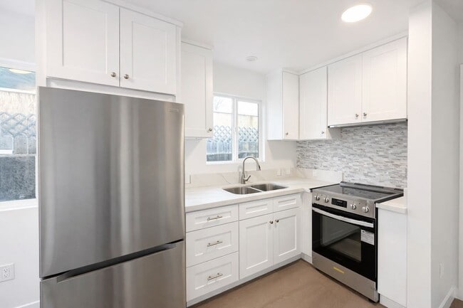 property at 6907 Noble Ave