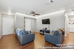 2435 Westgard Pass in San Antonio, TX - Foto de edificio - Building Photo