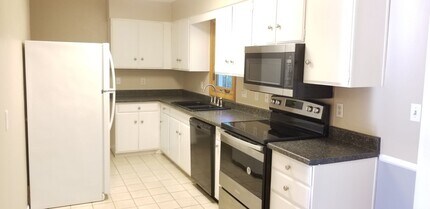 1405 Delta Dr in Cedar Falls, IA - Building Photo - Building Photo