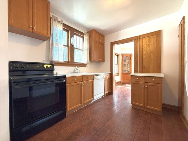 property at 1440 S 90th St