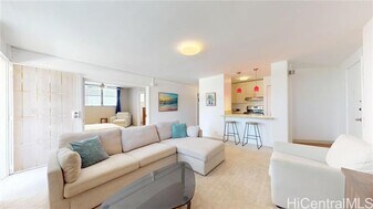 2442 Kuhio Ave. in Honolulu, HI - Building Photo