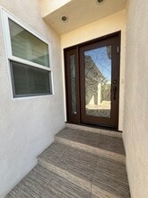 5906 Graves Ave in Encino, CA - Building Photo - Building Photo