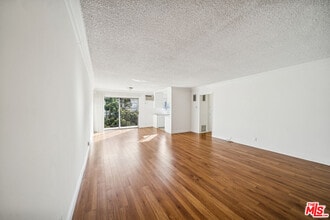 7548 Hampton Ave in West Hollywood, CA - Building Photo - Building Photo