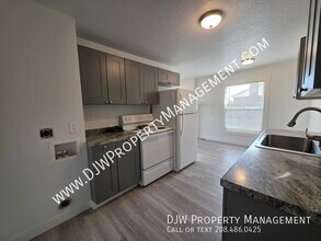 2015 S Denver Ave in Boise, ID - Building Photo - Building Photo
