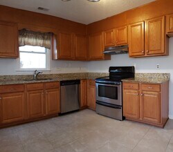 2538 Cottage Pl in Greensboro, NC - Building Photo - Building Photo