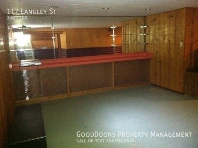 117 Langley St in Regina, SK - Building Photo