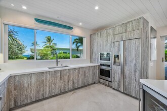 1212 Hillsboro Mile in Hillsboro Beach, FL - Building Photo - Building Photo