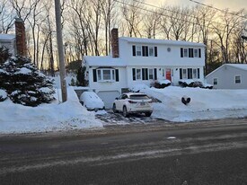 53 Holmes Dr in Manchester, NH - Building Photo