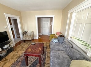 49 Conwell Ave, Unit 2 in Somerville, MA - Building Photo - Building Photo