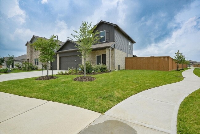 1055 Llano Trl in Dayton, TX - Building Photo - Building Photo