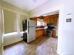 512 11th St in Lake Charles, LA - Building Photo - Building Photo