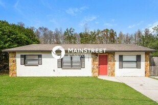 9933 Lake Dr in New Port Richey, FL - Building Photo