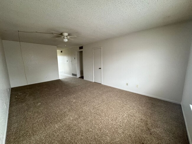 1004 Eastside Dr in Killeen, TX - Building Photo - Building Photo
