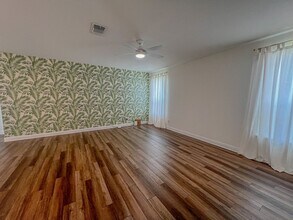 512 Barbary Coast Ln in Jarrell, TX - Building Photo - Building Photo
