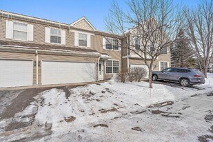 9649 Alvarado Ln N in Maple Grove, MN - Building Photo