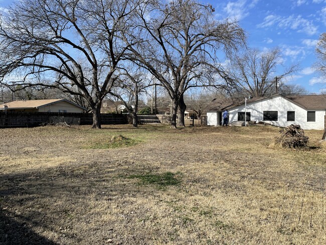 1010 Colorado Dr in Marble Falls, TX - Building Photo - Building Photo