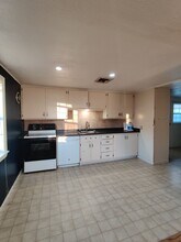 1011 Elm Ave in Richland, WA - Building Photo - Building Photo