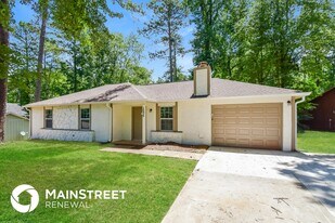 1006 Timbervale Ln in Lithonia, GA - Building Photo