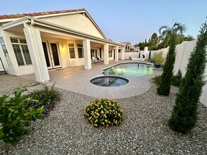 15058 N 54th Way in Scottsdale, AZ - Building Photo - Building Photo