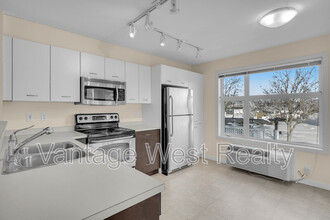 533-533 Yates Rd in Kelowna, BC - Building Photo - Building Photo