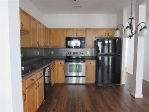 2031 Celebration Park Cir in Belleville, IL - Foto de edificio - Building Photo