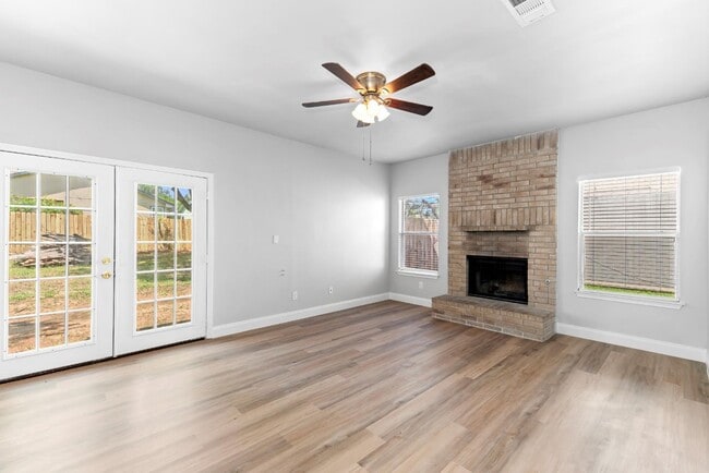 1207 York Castle Dr in Pflugerville, TX - Foto de edificio - Building Photo