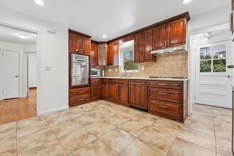 52 Knickerbocker Rd in Demarest, NJ - Building Photo - Building Photo