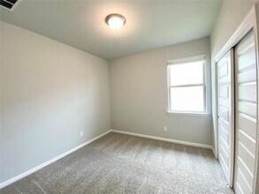 239 Wild Wind Trail in Jarrell, TX - Building Photo - Building Photo