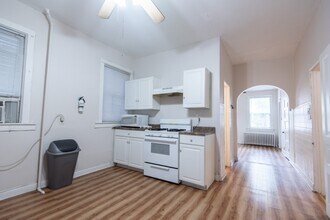 2425 N Racine Ave in Chicago, IL - Building Photo - Building Photo