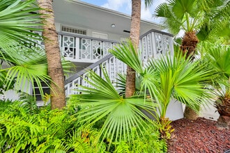 759 Meridian Ave in Miami Beach, FL - Foto de edificio - Building Photo