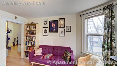 110 Thurston St, Unit #4 in Somerville, MA - Building Photo - Building Photo